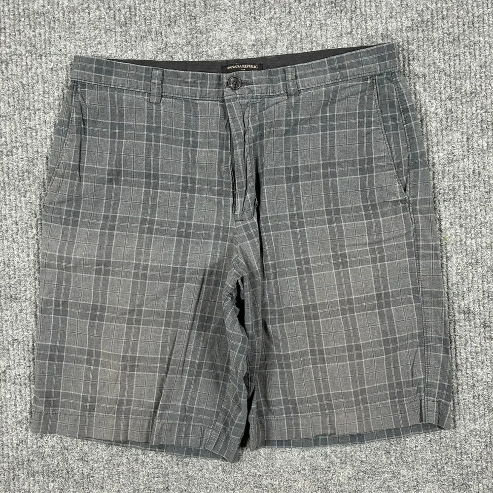 Banana Republic Mens Shorts Size 35 Gray Plaid Flat Front 100% Cotton Casual